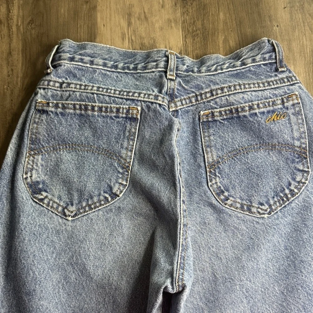 Vintage Chic 90’s Light Blue High Rise Mom Jeans